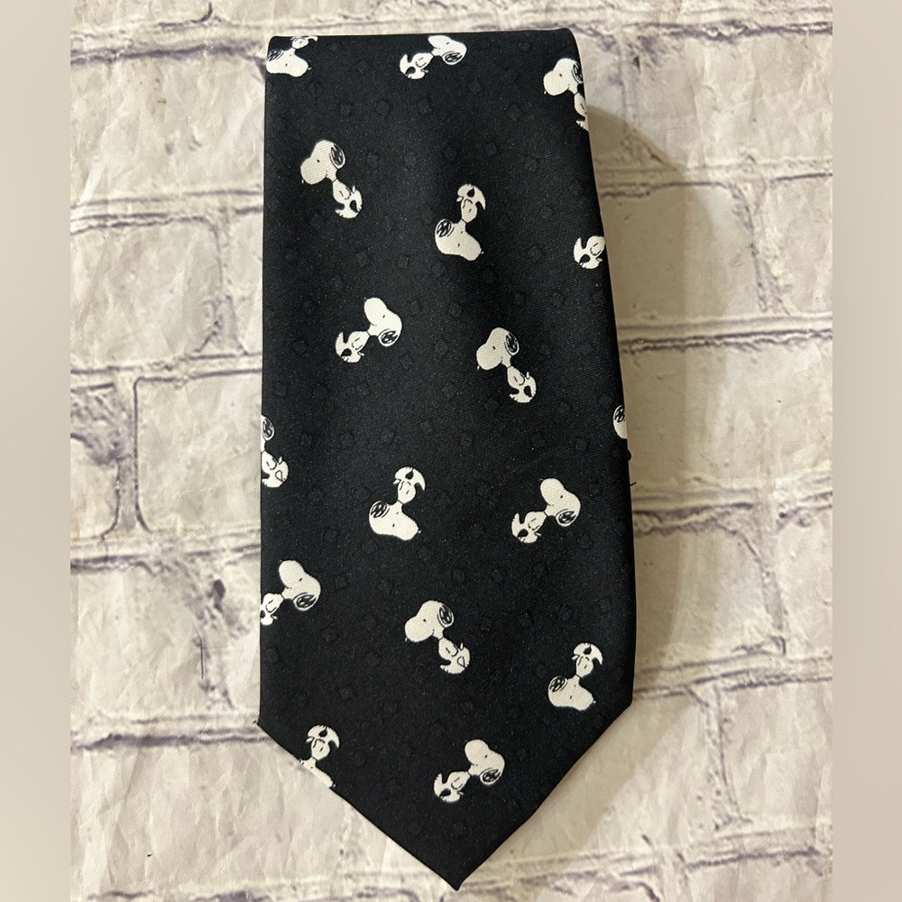 PICASSO HAND MADE BLACK WITH WHITE SNOPPY NOVELTY TIE - Picture 7 of 7